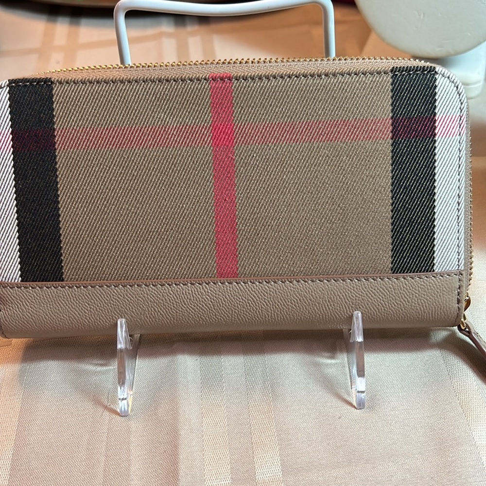Burberry Check Stylish Tan and Red Women's Wallet - Picture 3 of 8